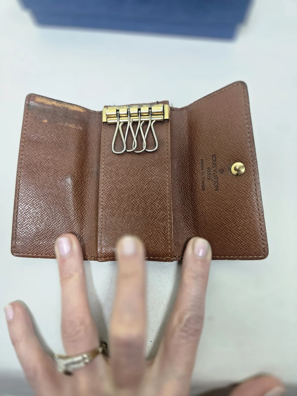 Louis Vuitton compact louis